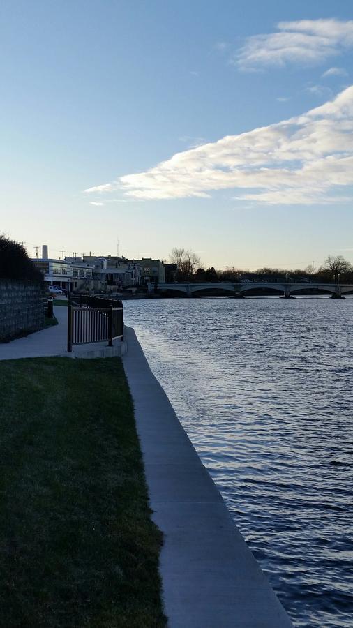 Riverwalk Inn & Suites Fort Atkinson Exterior foto